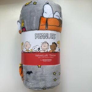 New!Peanuts Snoopy Happy Halloween 50x70" VelvetLoft Throw Gray Pumpkin Bats